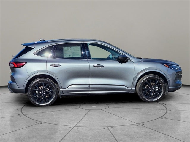 2025 Ford Escape ST-Line Elite