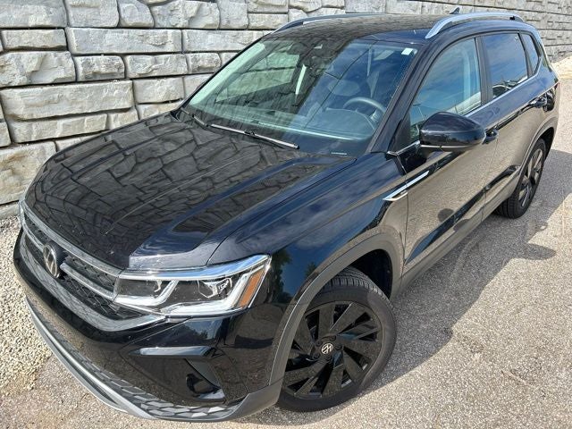2024 Volkswagen Taos 1.5T SEL 4Motion's photo