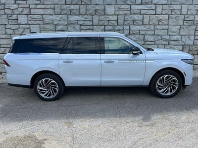 2025 Lincoln Navigator L Reserve
