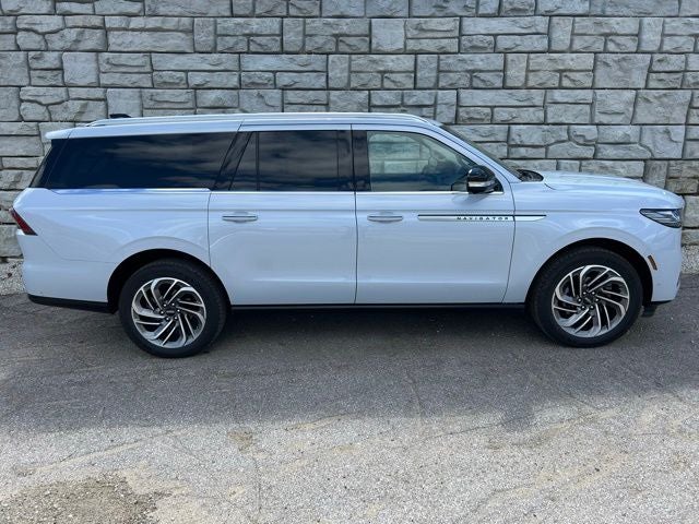 2025 Lincoln Navigator L Reserve