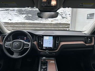 2022 Volvo XC60 B5 Momentum