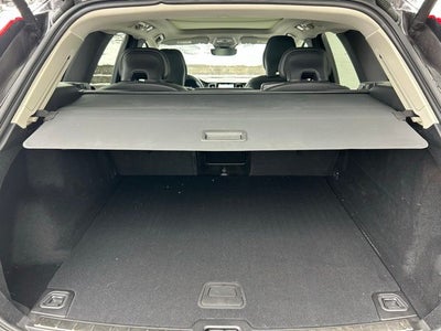 2022 Volvo XC60 B5 Momentum