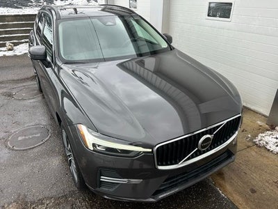 2022 Volvo XC60 B5 Momentum