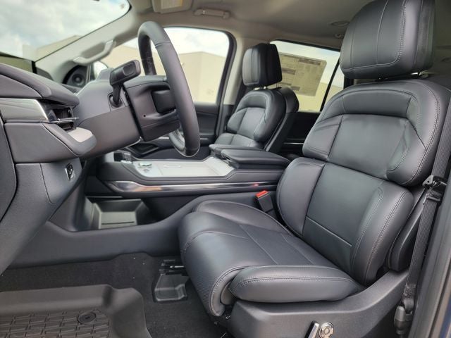 2027 Lincoln Navigator Premiere L