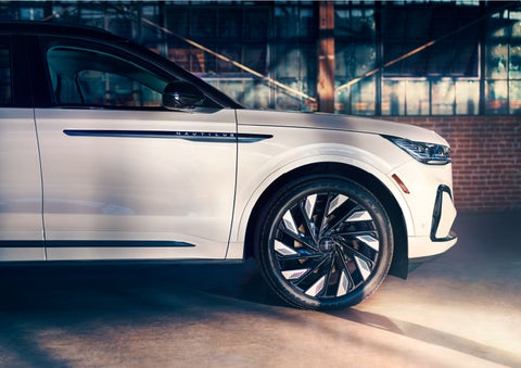 The wheels of the available Jet Appearance Package are highlighted. | Klaben Lincoln in Kent OH