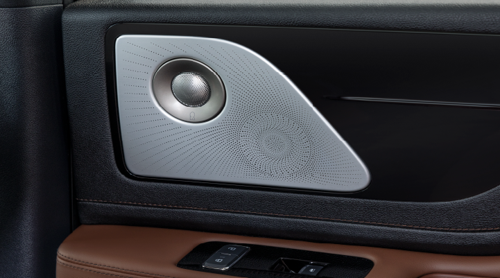 A close-up of a speaker located on the door’s interior is shown. | Klaben Lincoln in Kent OH