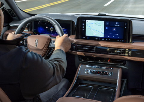 A person is driving a 2025 Lincoln Aviator® SUV from inside the cabin. | Klaben Lincoln in Kent OH