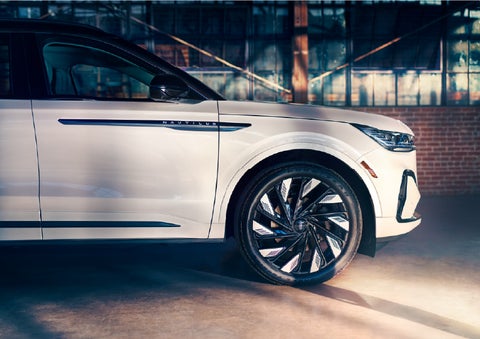 The wheels of the available Jet Appearance Package are highlighted. | Klaben Lincoln in Kent OH