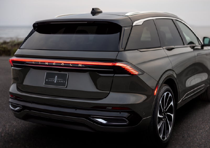 The rear of a 2026 Lincoln Black Label™ Nautilus® SUV displays full LED rear lighting. | Klaben Lincoln in Kent OH