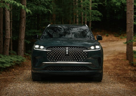 The front grille of a 2027 Lincoln Aviator® Black Label™ SUV is shown. | Klaben Lincoln in Kent OH