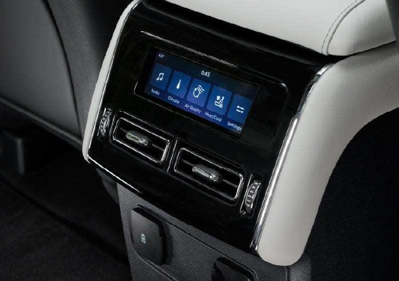 The second row touch screen displays audio and temperature control settings. | Klaben Lincoln in Kent OH