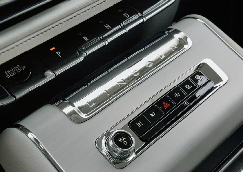 The piano key gear selector of a 2027 Lincoln Aviator® Back Label™ SUV. | Klaben Lincoln in Kent OH